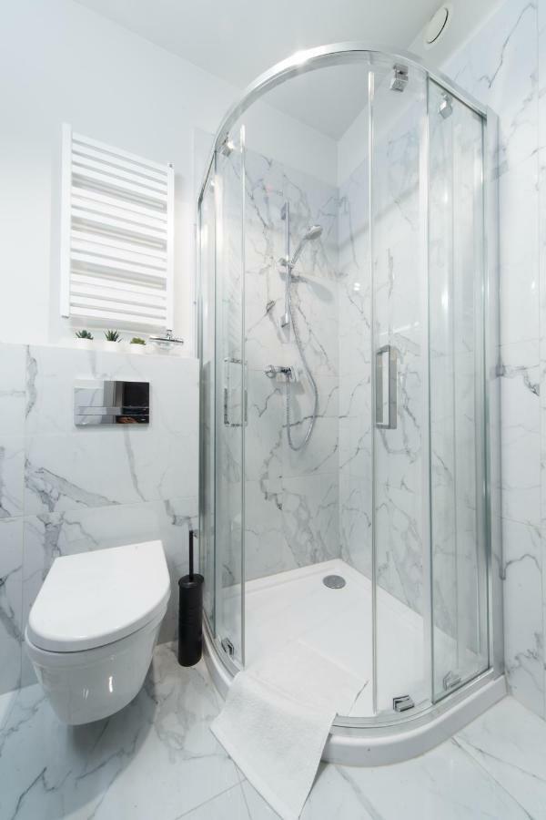 M4 Main Square Studio Краков Экстерьер фото