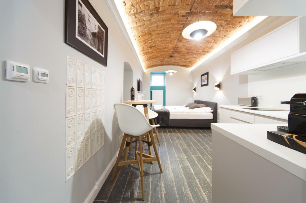M4 Main Square Studio Краков Экстерьер фото